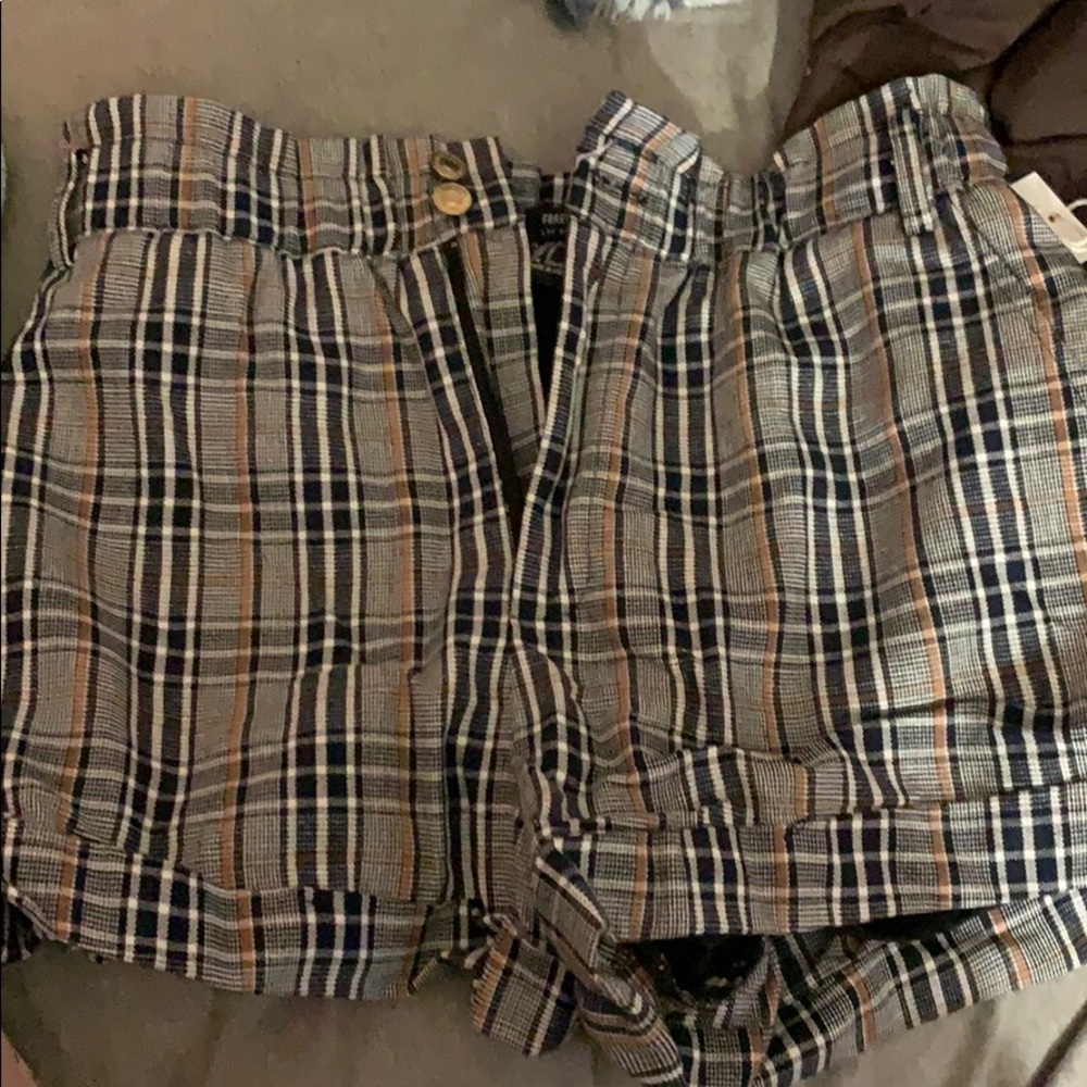 Brand new! Forever 21 plaid shorts - Picture 1 of 3